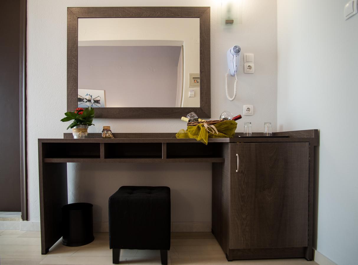 Galazio Limani - Rooms To Let Moudhros Bagian luar foto